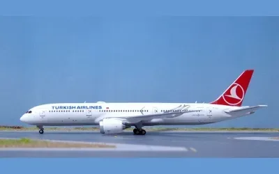 Turkish Airlines Boeing 787-9 TC-LLO 1:400 GeminiJets