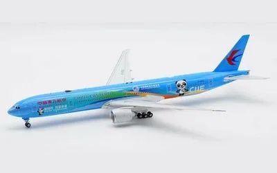 China Eastern Airlines Boeing 777-300ER B-2002 1:200 Aviation200