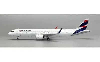 LATAM Airlines Airbus A321neo PS-LBA 1:400 Phoenix Models