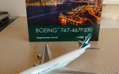 Cathay Pacific Cargo Boeing 747-400F B-LIA 1:400 Phoenix Models