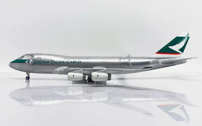 Cathay Pacific Cargo Boeing 747-400F B-HUP 1:200 JC Wings