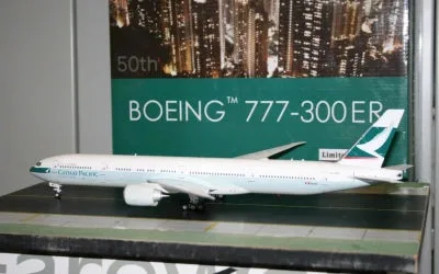 キャセイパシフィック ボーイング 777-300 B-KQX 画像1