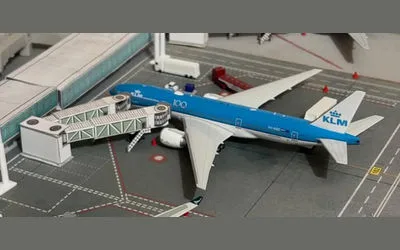 KLM Boeing 777-200 PH-BQD 1:400 Phoenix Models