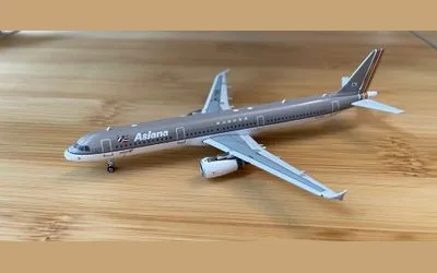 Asiana Airlines Airbus A321 HL7703 1:400 Phoenix Models