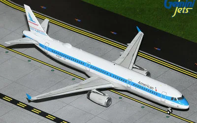 アメリカン航空 エアバス A321 N581UW 画像1