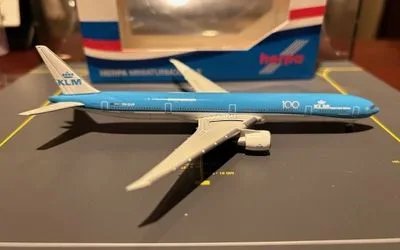 KLMオランダ航空 ボーイング 777-300ER PH-BVP 画像1