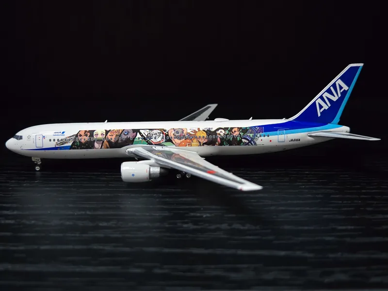 All Nippon Airways (ANA) Boeing 767-300 JA616A 1:400 Phoenix Models