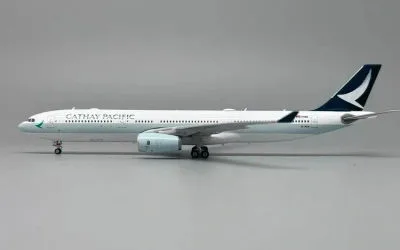 キャセイパシフィック エアバス A330-300 B-HLW
