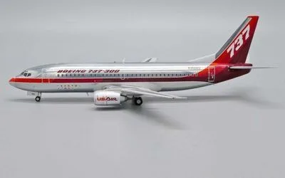 Boeing House Boeing 737-300 N352AU 1:200 JC Wings