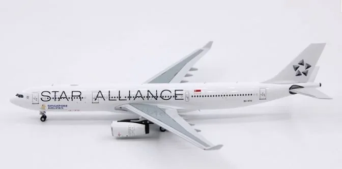 Singapore Airlines Airbus A330-300 9V-STU 1:400 Panda Model