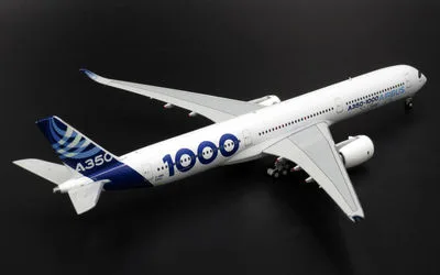 Airbus House Airbus A350-1000 F-WMIL 1:400 JC Wings