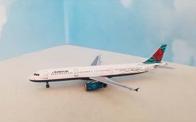 American Airlines Airbus A321 N580UW 1:400 Aeroclassics
