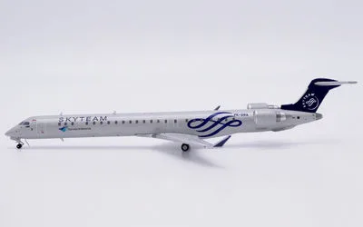 ガルーダ・インドネシア ボンバルディア CRJ-1000 PK-GRA