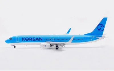 Korean Air Boeing 737-900 w/ Winglets HL8248 1:200 SQ Wings