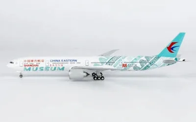 中国東方航空 ボーイング 777-300ER B-7349 画像1