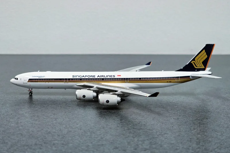Singapore Airlines Airbus A340-500 9V-SGB 1:400 Phoenix Models