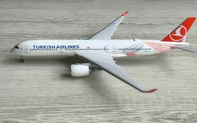Turkish Airlines Airbus A350-900 TC-LGH 1:400 Phoenix Models