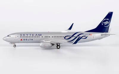 Delta Air Lines Boeing 737-800 w/ Winglets N3761R 1:200 NG Models