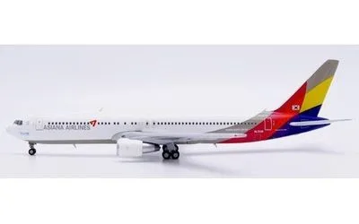 Asiana Airlines Boeing 767-300 HL7248 1:400 JC Wings