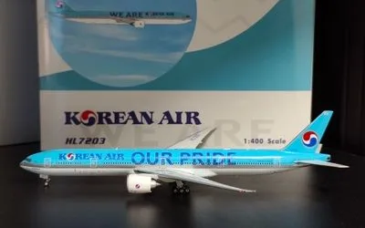 Korean Air Boeing 777-300ER HL7203 1:400 Phoenix Models