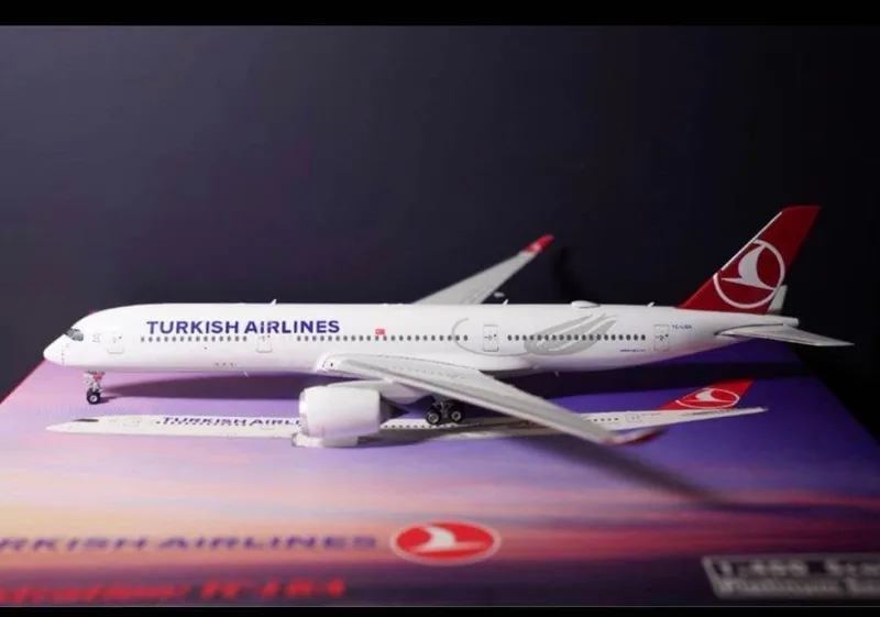 Turkish Airlines Airbus A350-900 TC-LGA 1:400 Phoenix Models