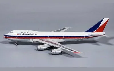 Philippine Airlines Boeing 747-200 N741PR 1:400 Phoenix Models
