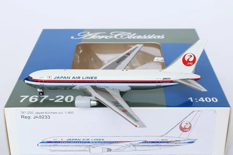 Japan Air Lines (JAL) Boeing 767-200 JA8233 1:400 Aeroclassics