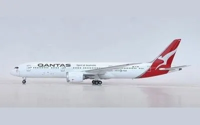 Qantas Airways Boeing 787-9 VH-ZNN 1:400 Phoenix Models