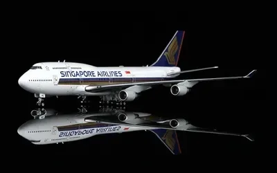 Singapore Airlines Boeing 747-400 9V-SMU 1:400 YY Model