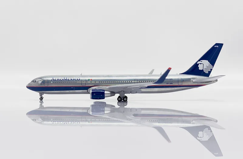 Aeromexico Boeing 767-300 w/ Winglets XA-APB 1:400 JC Wings