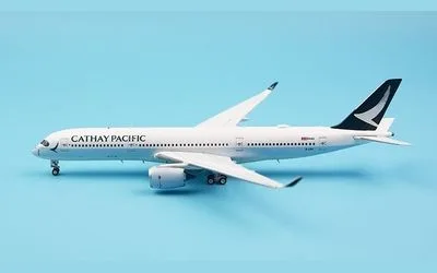 キャセイパシフィック エアバス A350-900 B-LRV 画像1