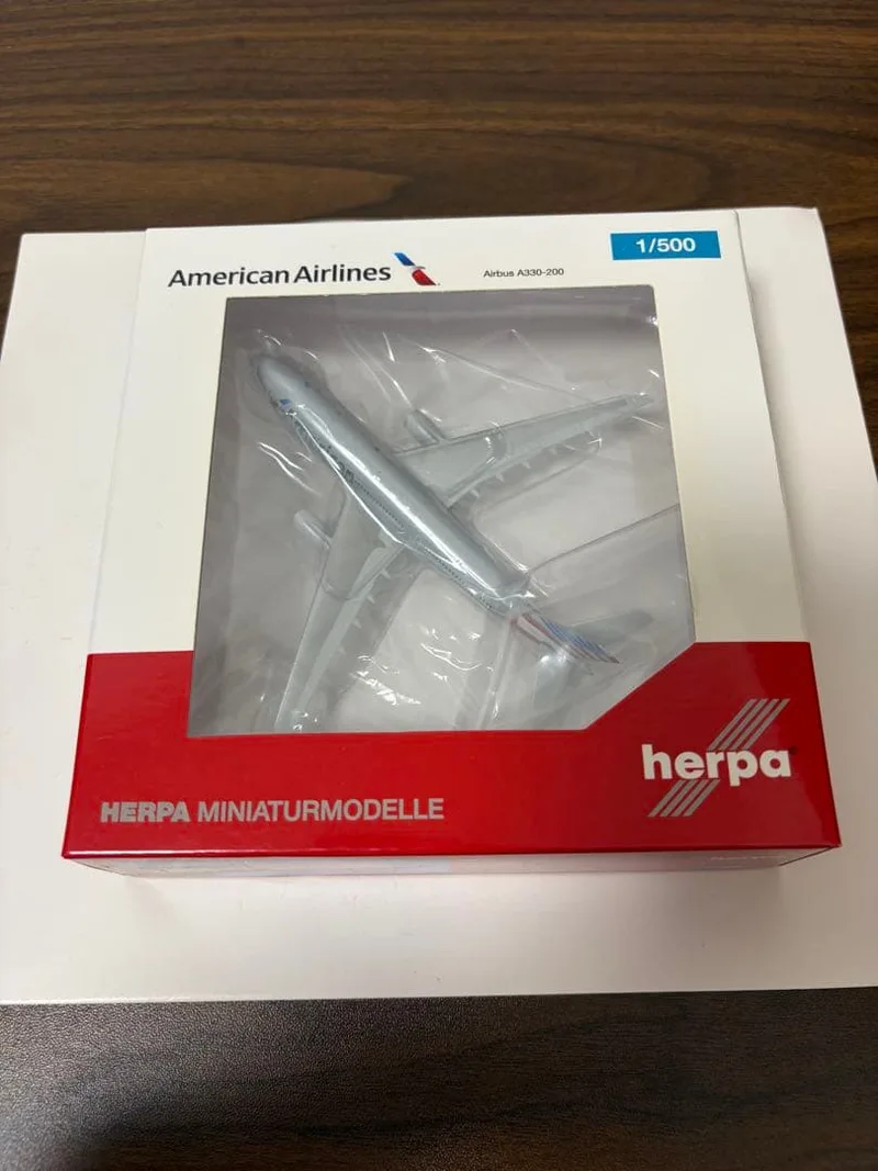 American Airlines Airbus A330-300 N292AY 1:500 Herpa