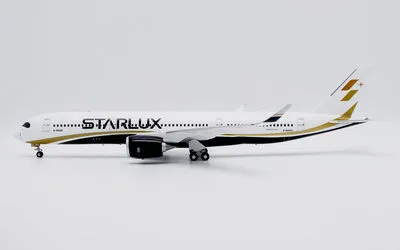Starlux Airlines Airbus A350-900 B-58502 1:200 JC Wings