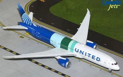 United Airlines Boeing 787-9 N24988 1:200 GeminiJets
