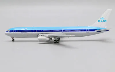 KLM Boeing 767-300 PH-BZK 1:400 JC Wings