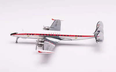 Qantas Airways Lockheed L-1049 Super Constellation VH-EAP 1:200 Herpa