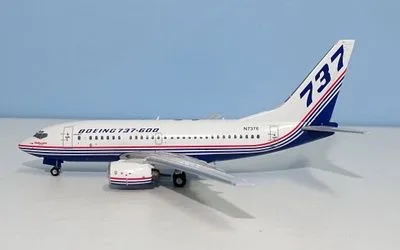 Boeing House Boeing 737-600 N7376 1:400 Panda Model