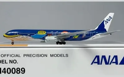 ANA ボーイング 767-300 JA8579