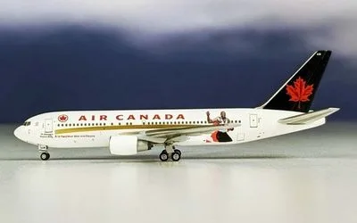 Air Canada Boeing 767-200 C-FBEG 1:400 Aeroclassics
