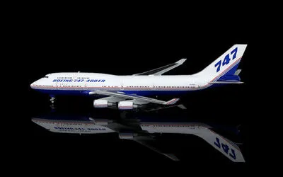 Boeing House Boeing 747-400 N747ER 1:400 HX Models