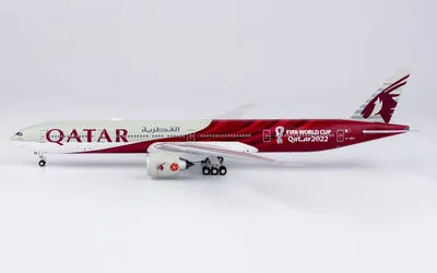 Qatar Airways Boeing 777-300ER A7-BEC 1:400 NG Models