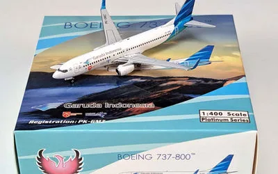 Garuda Indonesia Boeing 737-800 w/ Winglets PK-GMZ 1:400 Phoenix Models