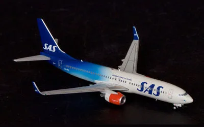 スカンジナビア航空 ボーイング 737-800 w/ Winglets LN-RGI