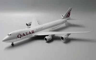 Qatar Airways Boeing 747-8F A7-BGB 1:200 JC Wings