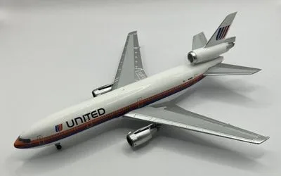 United Airlines McDonnell Douglas DC-10-30 N1859U 1:400 Aeroclassics
