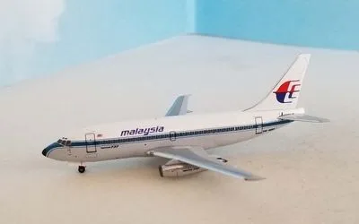 Malaysia Airlines Boeing 737-200 9M-MBP 1:400 Aeroclassics