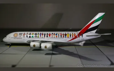 Emirates Airbus A380-800 A6-EVB 1:500 Herpa