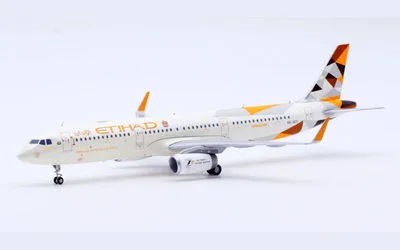 Etihad Airways Airbus A321 w/ Sharklets A6-AEE 1:200 JC Wings