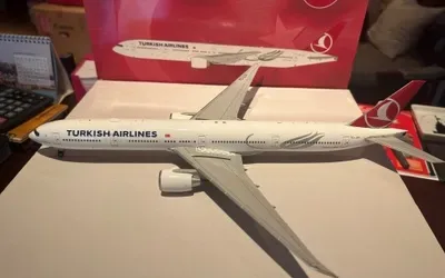 Turkish Airlines Boeing 777-300ER TC-JJV 1:200 JC Wings