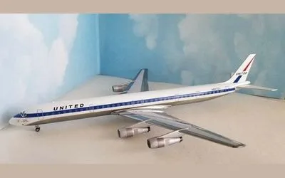 United Airlines Douglas DC-8-61 N8072U 1:200 Aeroclassics